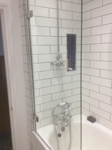 img-Coldharbour-flat-refurb-New-Bathroom-2-1046-1400